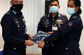 Certificate award ceremony of No 10 Aircraft Accident Investigation Course (1)